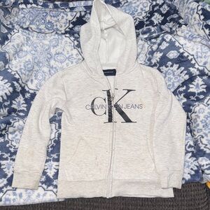 Calvin Klein Kids Gray Zip-Up Hoodie. Preloved size 5. Warm and comfortable